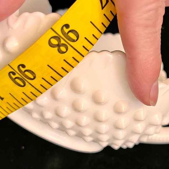 Fenton White Hobnail Double-Handled Pickle Dish Grape Leaf Ruffled Edges VTG MCM - Picture 9 of 10